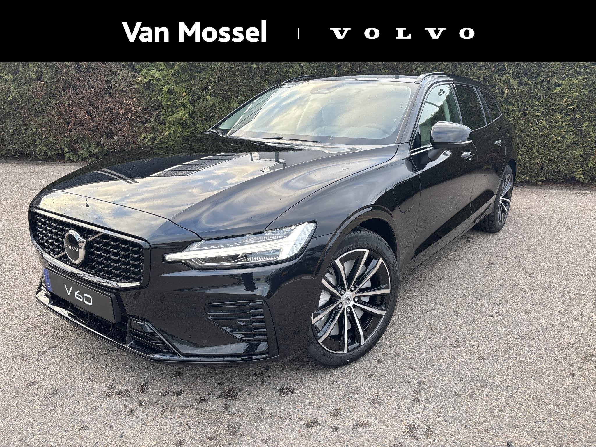 Volvo V60 T8 Plug-in hybrid AWD Plus Dark, Auto's, Automaat, 4 cilinders, 180 min, Zwart
