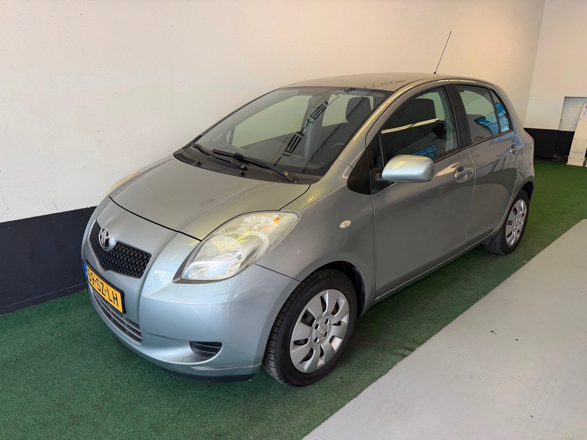 Toyota Yaris 1.3 VVTi Sol, Voorwielaandrijving, 4 cilinders, 995 kg, Origineel Nederlands