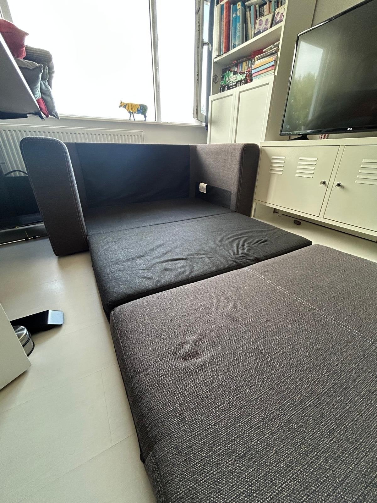 Gratis af te halen Compacte slaapbank, Huis en Inrichting, Slaapkamer | Slaapbanken, Ophalen, Gebruikt, Grijs, Overige maten