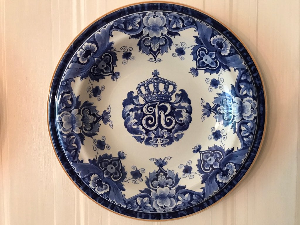 Porceleyne fles jubileum bord juliana 1948-1973 ø36cm, Antiek en Kunst, Antiek | Wandborden en Tegels, Verzenden