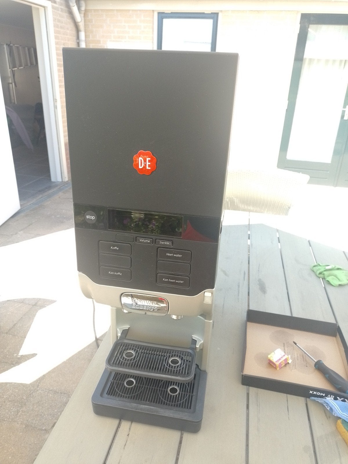 Douwe Egberts Koffiemachine CAF.110 Quantum, Afneembaar waterreservoir, Gebruikt, 10 kopjes of meer, Koffiemachine