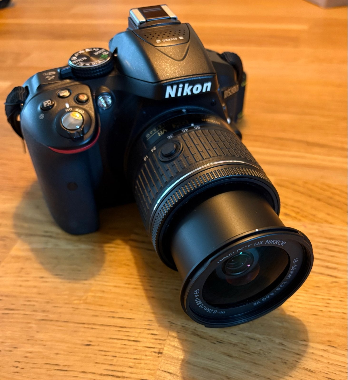 Nikon D5300 + 18-55mm VR Lens – Zo goed als nieuw!, Ophalen, Zo goed als nieuw, 24 megapixels, Lensdop