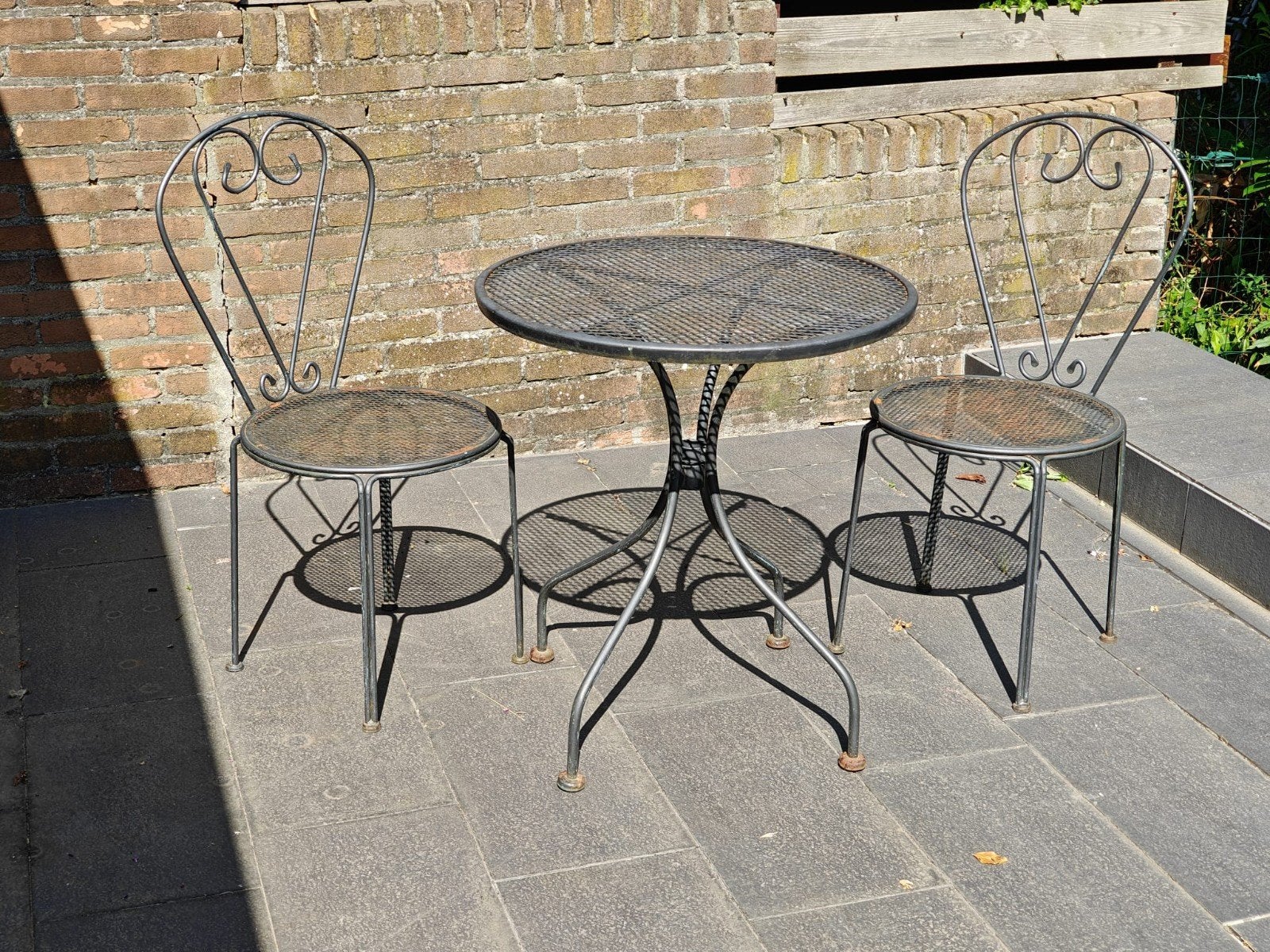 Gietijzeren bistro set met tafel en 2 stoelen, Overige materialen, Gebruikt, Tuinset, Eettafel