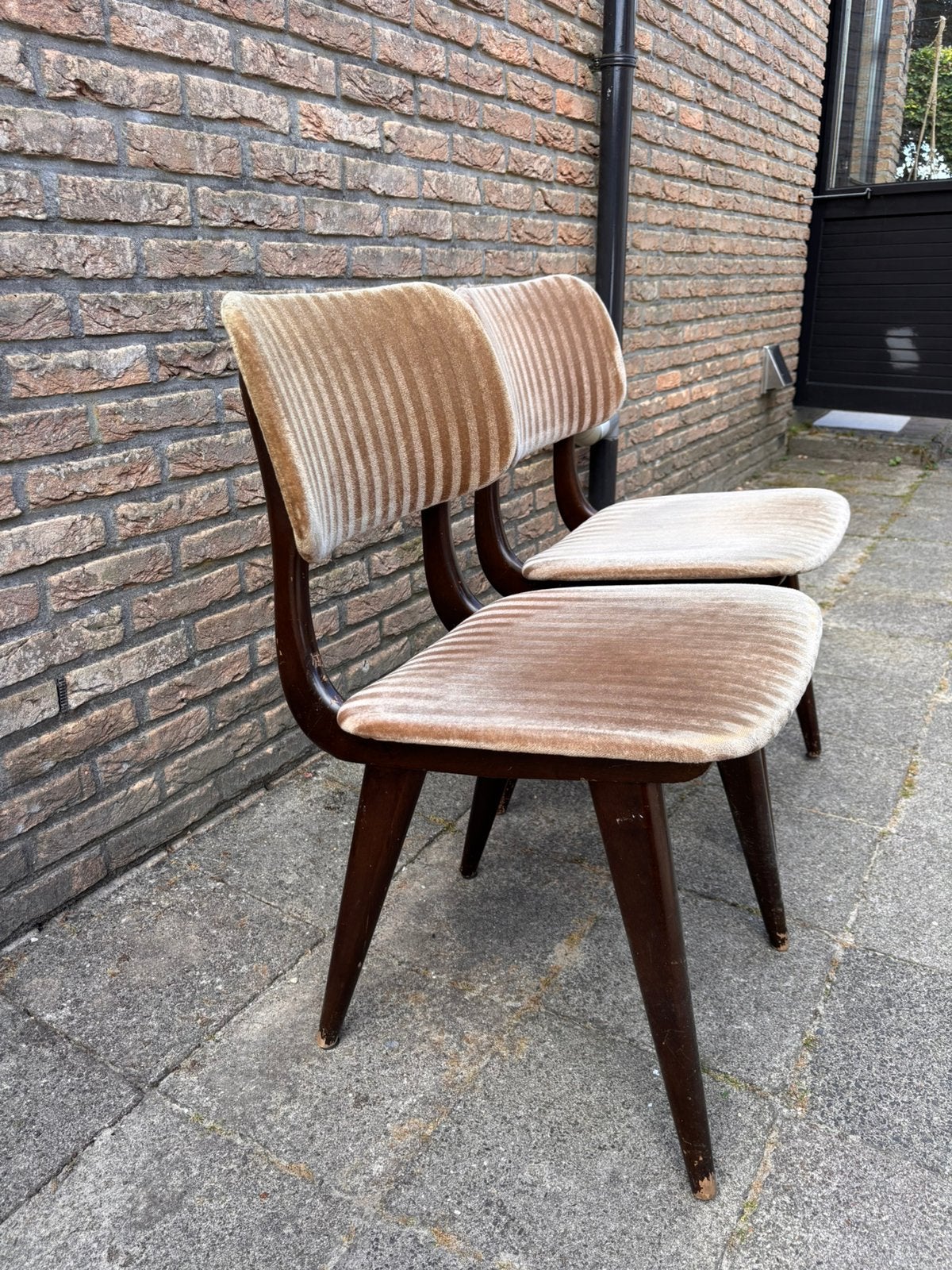 Set van twee charmante stoelen in Scandinavische stijl, Huis en Inrichting, Ophalen, Zo goed als nieuw, Stof, Twee