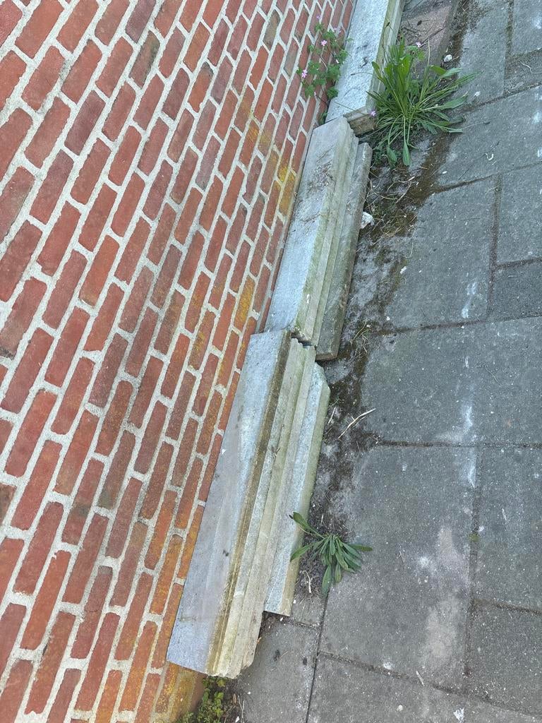 Ongeveer 20 opsluitbanden gratis af te halen, Ophalen of Verzenden, Gebruikt, Beton, Overige typen