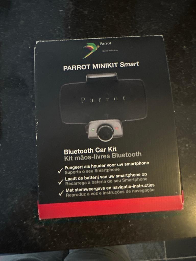 Parrot MINIKIT Smart Bluetooth Carkit nieuw, Auto diversen, Carkits, Ophalen of Verzenden, Nieuw