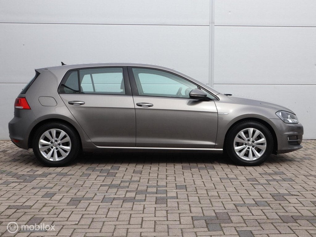 Volkswagen Golf 1.0 TSI Comfortline PDC Cruise Trekhaak, Voorwielaandrijving, Stof, Gebruikt, Origineel Nederlands