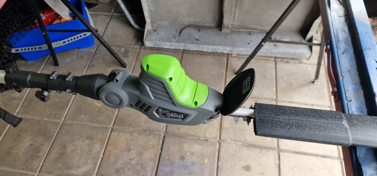 LUX-TOOLS Accu Heggenschaar met Telescoopsteel, Tuin en Terras, Heggenscharen, Ophalen, Zo goed als nieuw, Accu, LUX-TOOLS