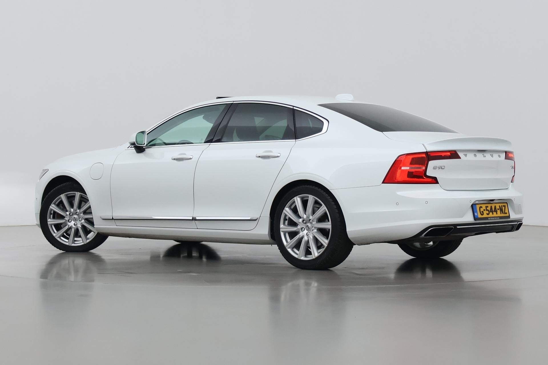 Volvo S90 T8 AWD Inscription | ACC | Schuifdak | Trekhaak |, Automaat, Gebruikt, Euro 6, 4 cilinders