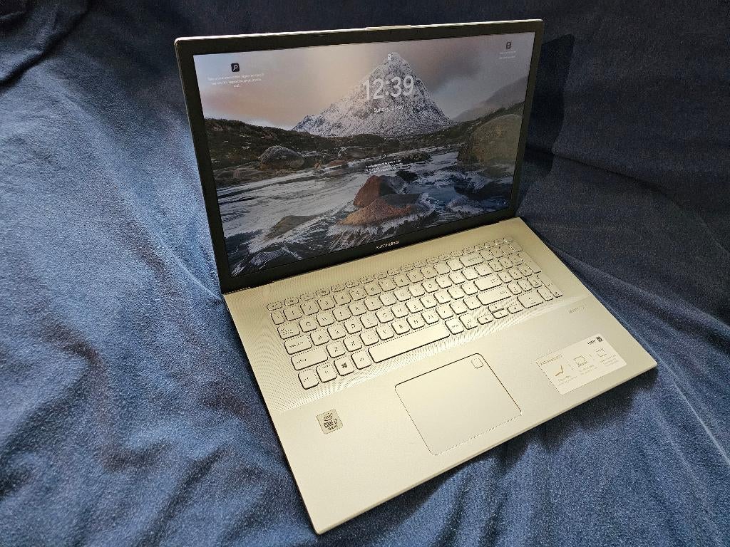 ASUS VivoBook 17" - i7 / 16GB RAM / 500GB SSD, Ophalen, Gebruikt, Met videokaart, Asus