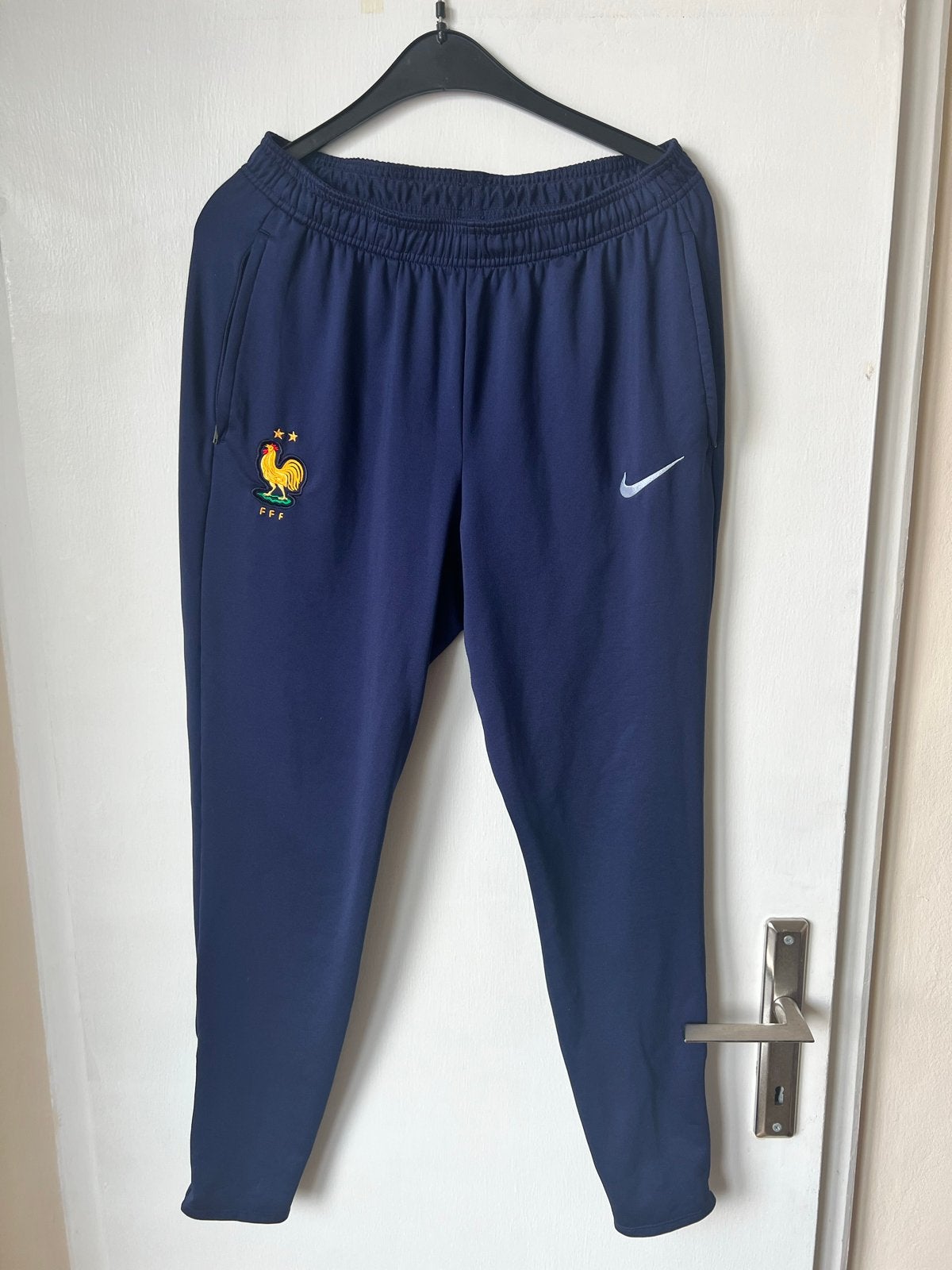 Nike FFF Dri-Fit Slim Fit Trainingsbroek Maat M, Ophalen of Verzenden, Zo goed als nieuw, Maat 48/50 (M), Blauw