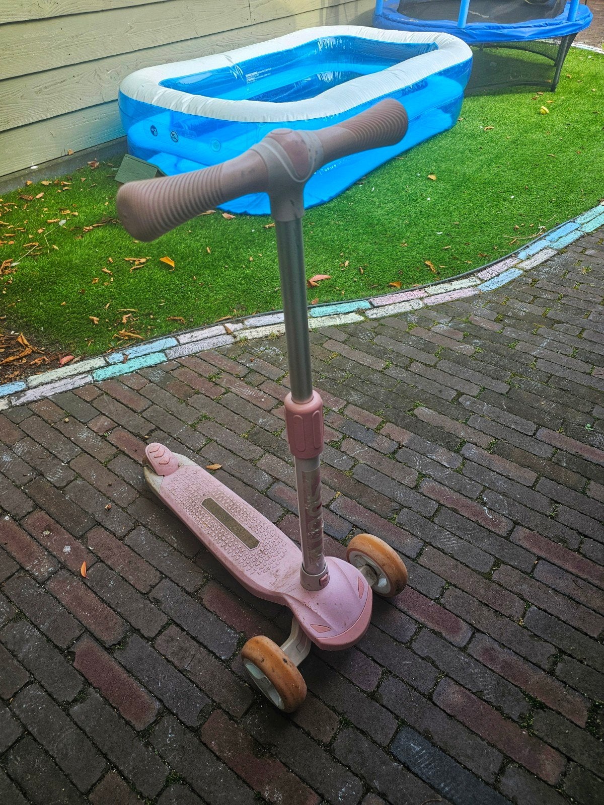 Roze Suotu kinderstep met 3 wielen die licht geven, Ophalen, Gebruikt, Gewone step, Onbekend
