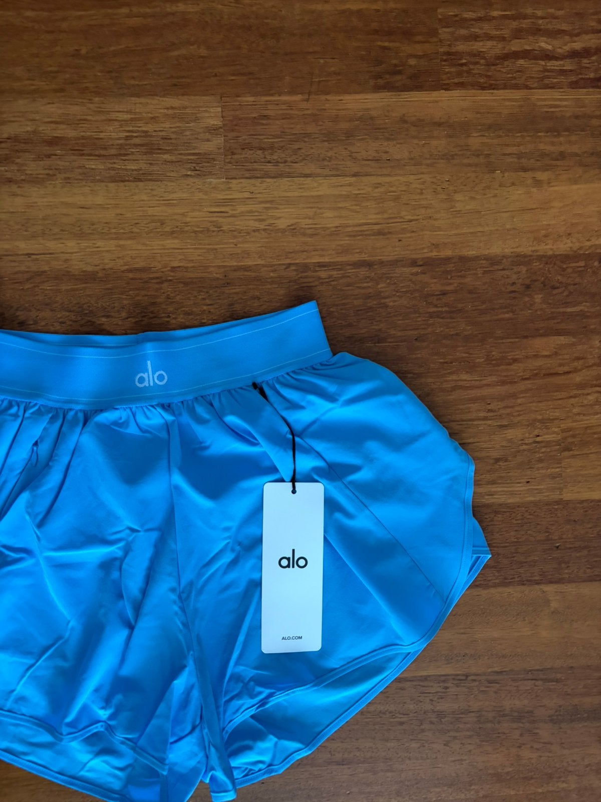ALO Yoga short, Kleding | Dames, Sportkleding, Nieuw, Hardlopen of Fietsen, Maat 36 (S), Verzenden