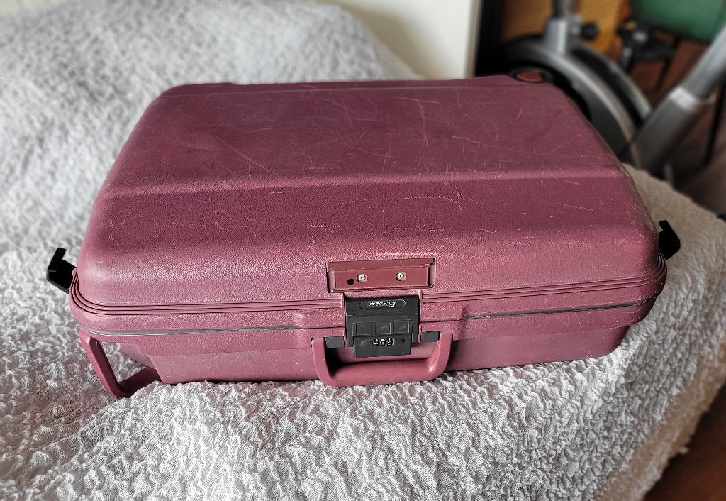 2 X KOFFER OUD ROSE, Sieraden, Tassen en Uiterlijk, Koffers, Gebruikt, Hard kunststof, Ophalen of Verzenden, 35 tot 45 cm