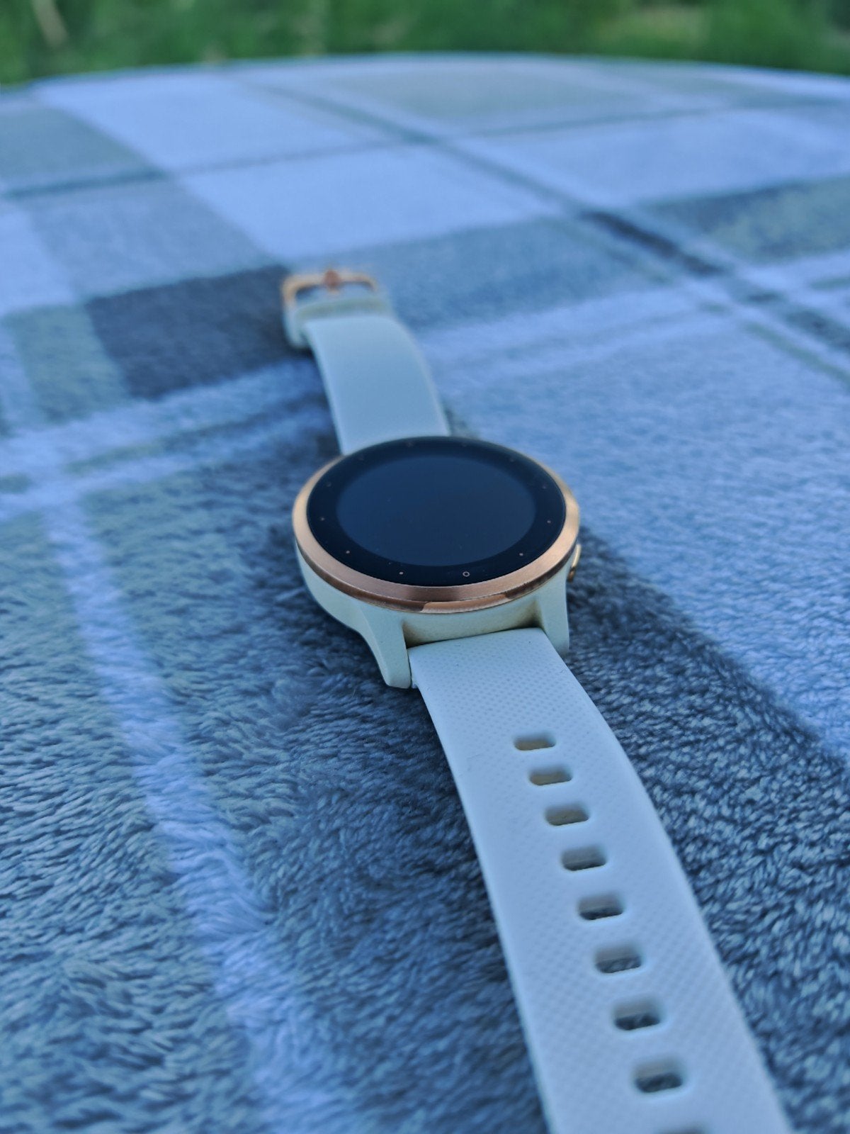 Garmin Vivoactive 4S – ongetest – zonder oplader, Sieraden, Tassen en Uiterlijk, Smartwatches, GARMIN, Gebruikt, Wit, Ophalen of Verzenden