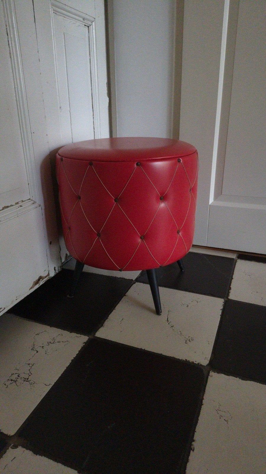 Vintage Rode Poef, Ophalen, Minder dan 50 cm, Rond, Minder dan 50 cm