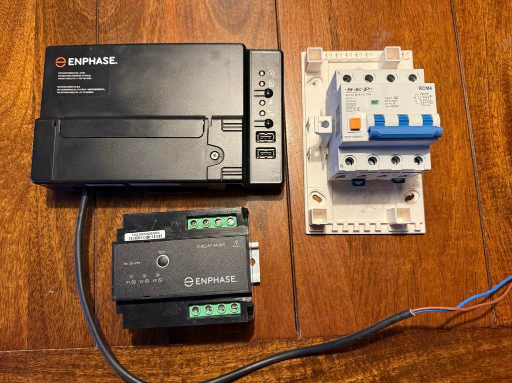 Enphase Envoy S + Relay 3P-Int + Sep RCM4 aardlek, Ophalen of Verzenden, Zo goed als nieuw, Overige typen