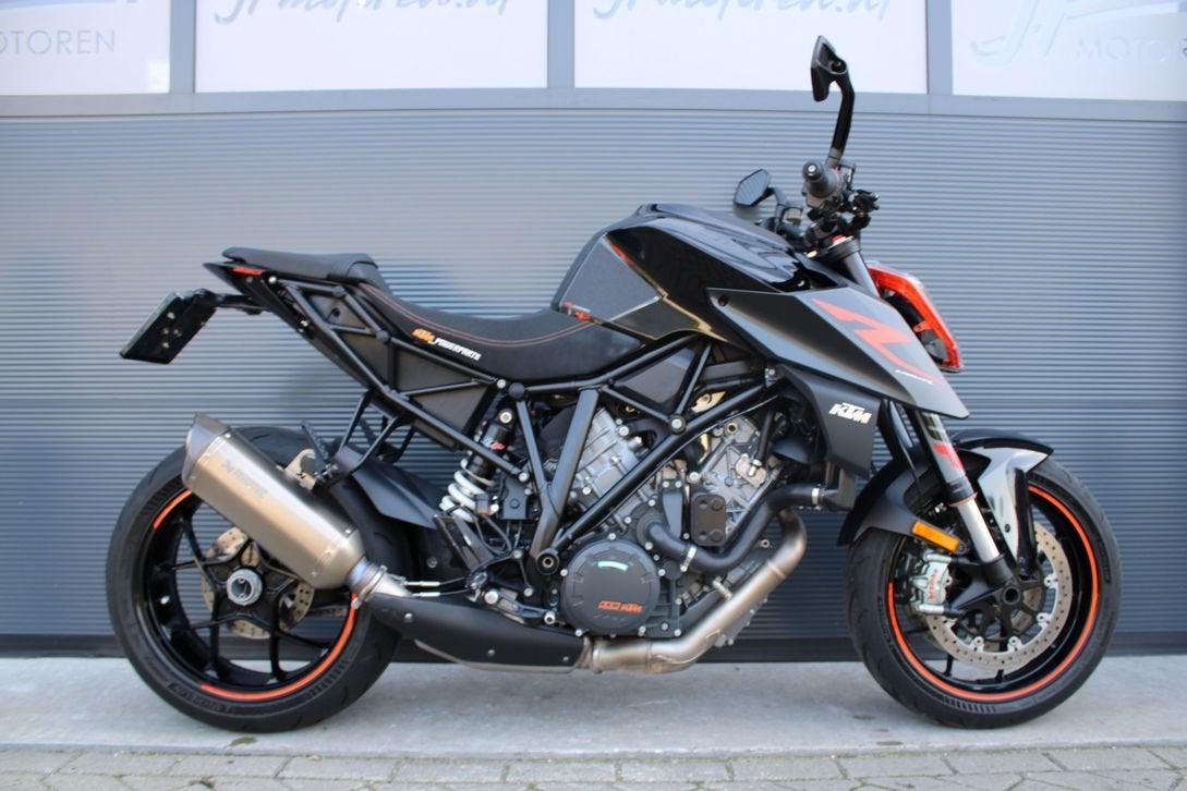 KTM 1290 Superduke R (2017) *Org.NL*Akrapovic*, 2 cilinders, KTM, Motorrijbewijs A, Bedrijf