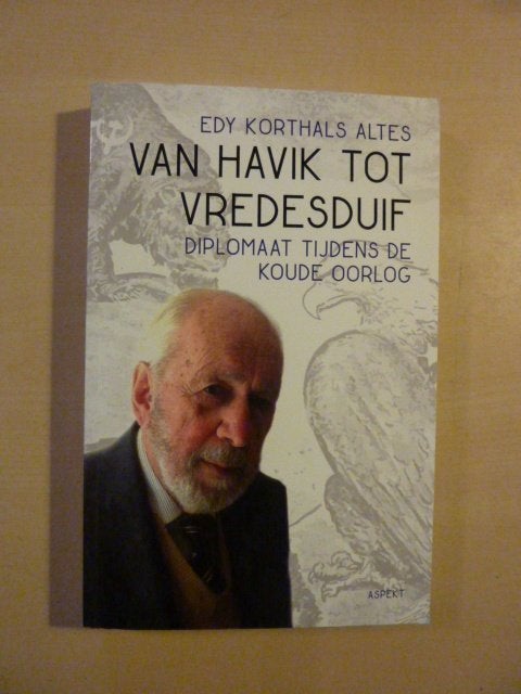 E. Korthals Altes - Van havik tot vredesduif, Ophalen of Verzenden, Zo goed als nieuw, Nederland