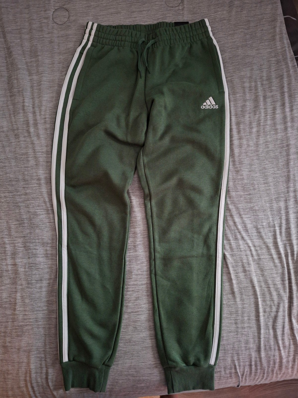 Adidas Slim Fit Joggingbroek Groen Maat S, Adidas, Nieuw, Ophalen of Verzenden, Maat 36 (S)