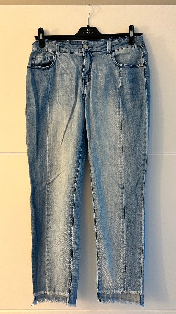 JBC lichtblauwe jeansbroek met rafels, Blauw, JBC, Maat 42/44 (L), Ophalen of Verzenden