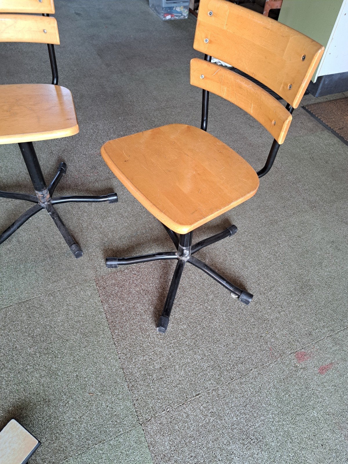 School stoeltjes, Ophalen, Zwart