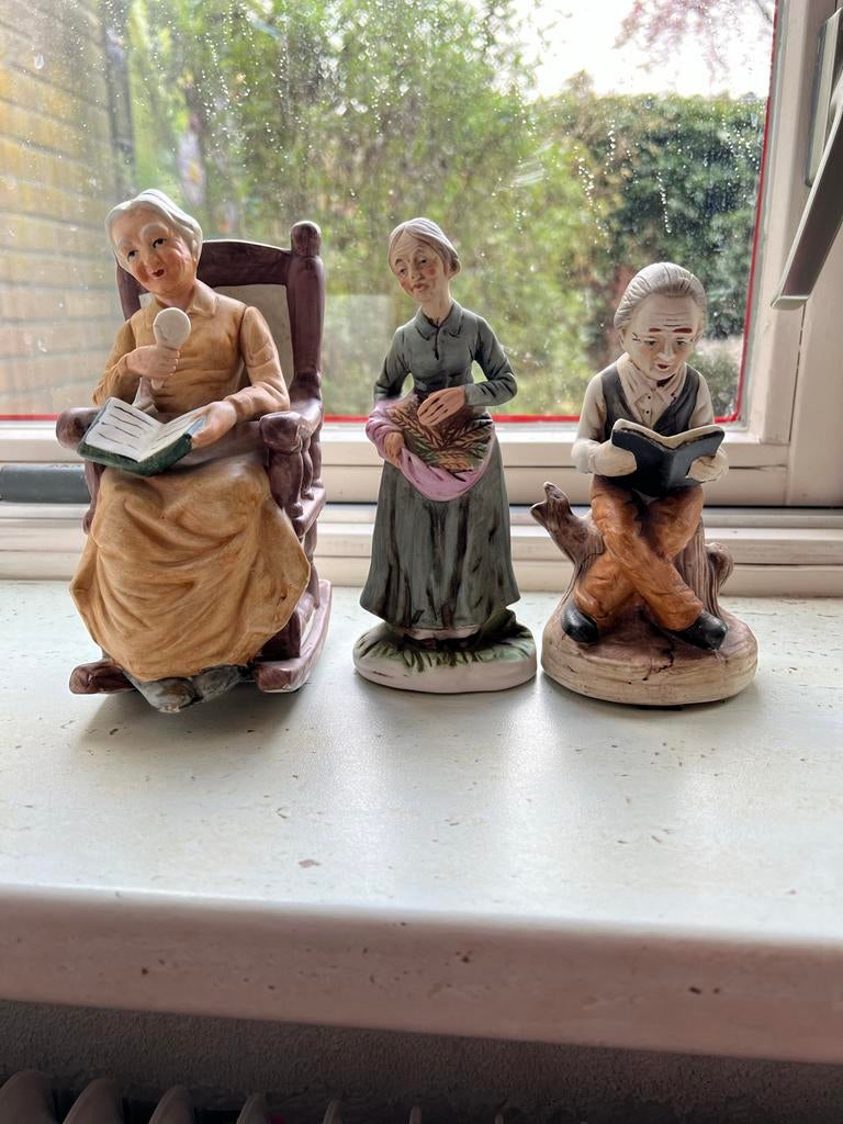 Drie beeldjes van oudere mensen, Ophalen, Gebruikt, Mens
