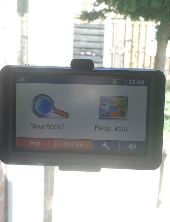 Garmin autonavigatie met lader – Ideaal als reserve/vakantie, Ophalen of Verzenden, Gebruikt