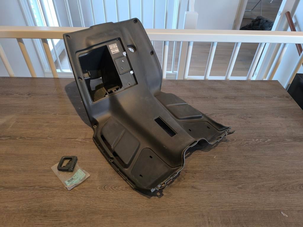 NIEUW NOS Malaguti F12 LC Binnenkap + Tassenhaak 1997, Ophalen of Verzenden, Nieuw, Kap