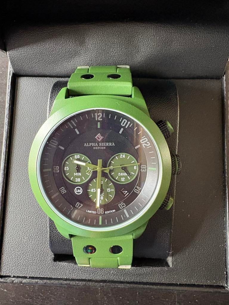 Nieuw Alpha Sierra Defcon Limited Edition Herenhorloge Groen, Ophalen of Verzenden, Nieuw