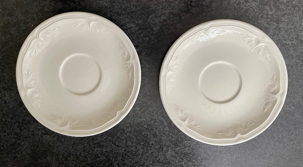 2 koffie/theekopschotels Villeroy&Boch Cortina, Gebruikt, Verzenden, Overige stijlen, Kop(pen) en/of Schotel(s)
