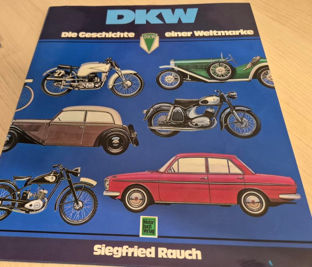 Hardcover dik DKW boek met alle modellen auto's motoren izgs, Ophalen of Verzenden, Zo goed als nieuw, Overige merken