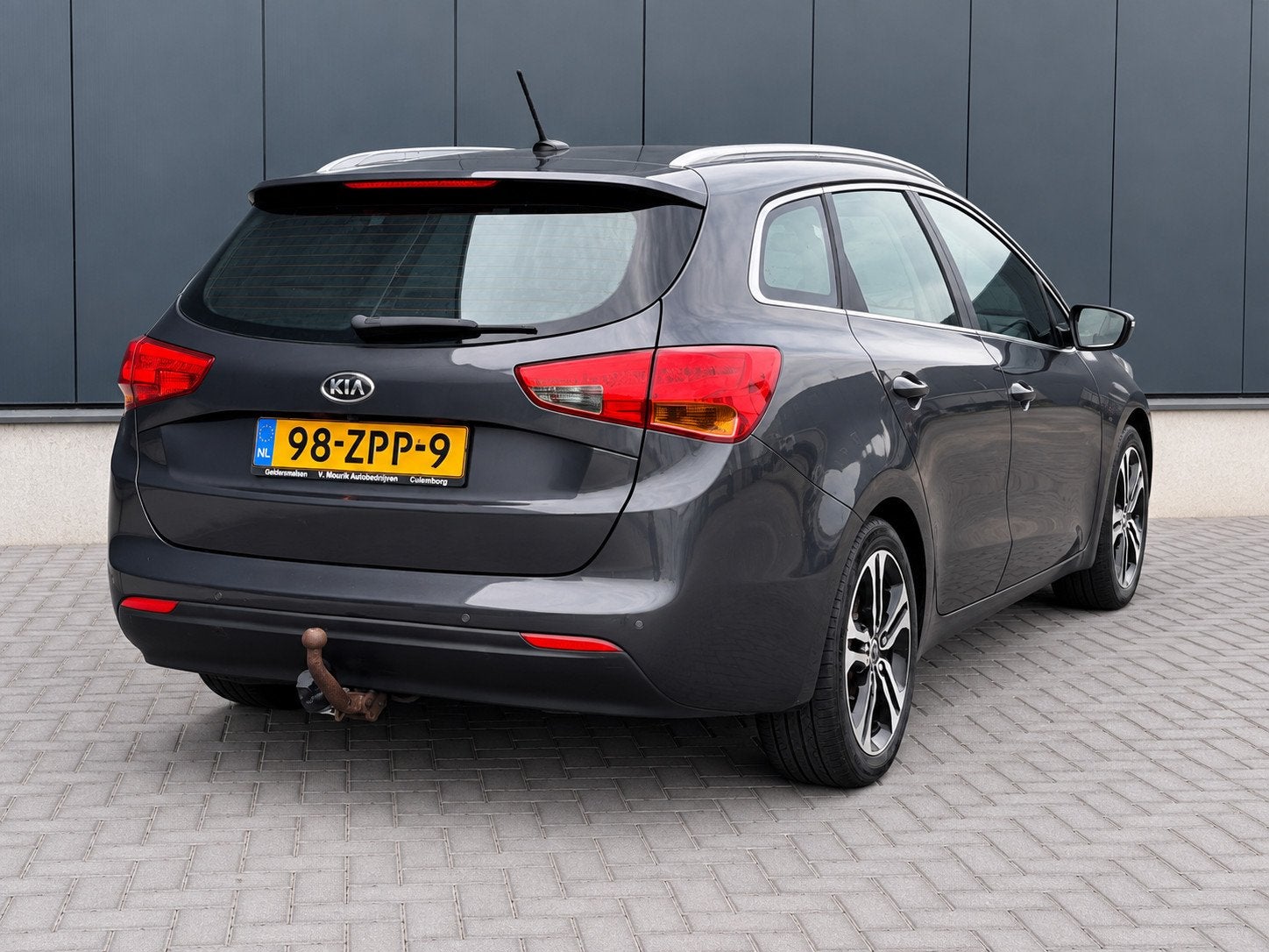 Foto 4 van Kia Cee'd Sportswagon 1.6 GDI Plus Pack Xenon led