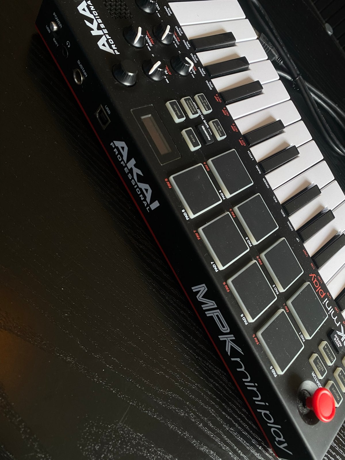 AKAI MPK mini play MIDI-keyboard, Overige aantallen, Zo goed als nieuw, Aanslaggevoelig, Ophalen
