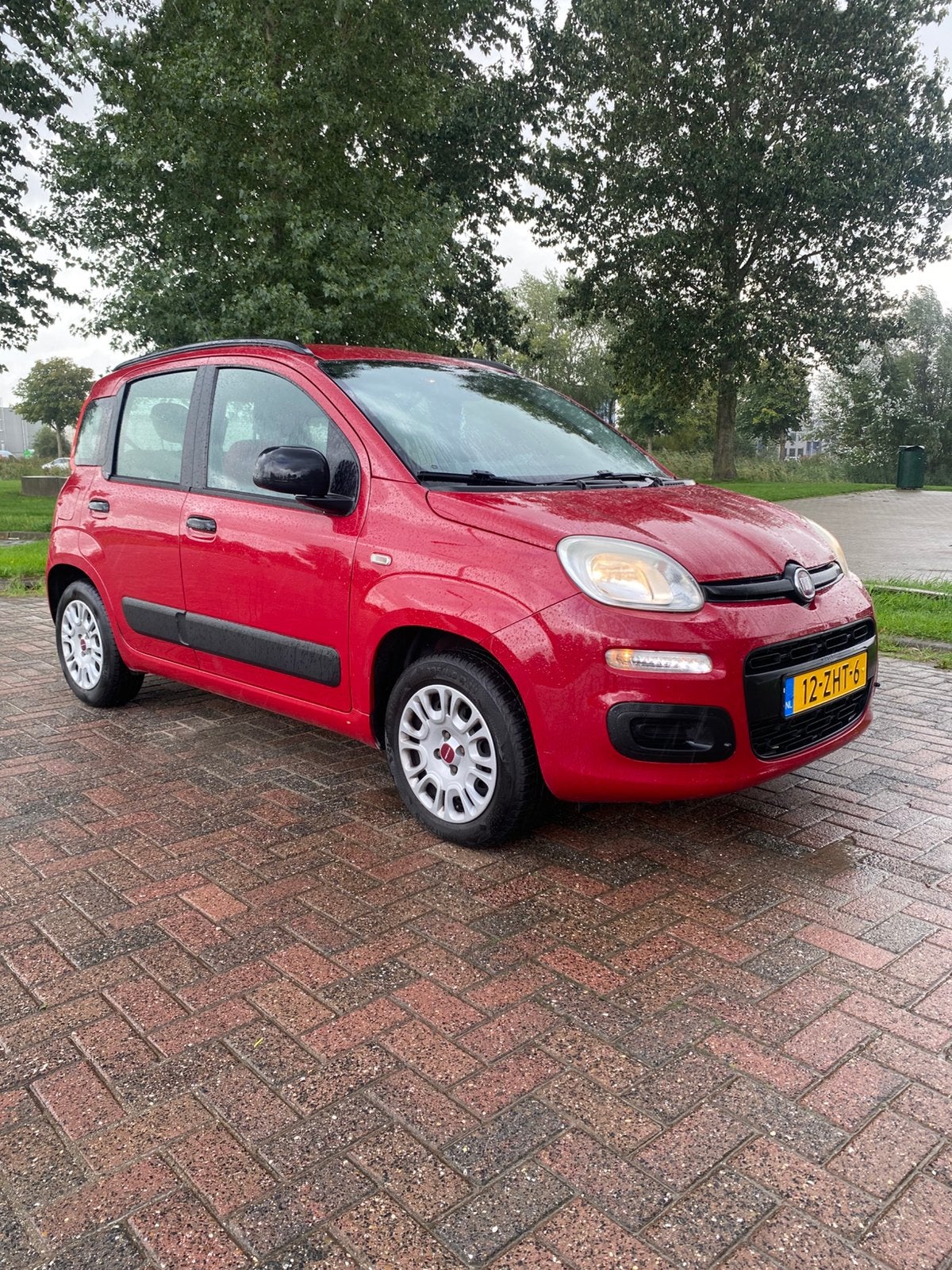 Fiat Panda Twinair 85 2012 Rood. Airco-Trekhaak-Inruil mog., Voorwielaandrijving, Stof, 40 €/maand, Zwart