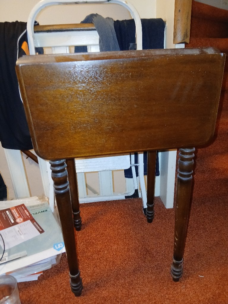Antieke bijzettafel, Ophalen