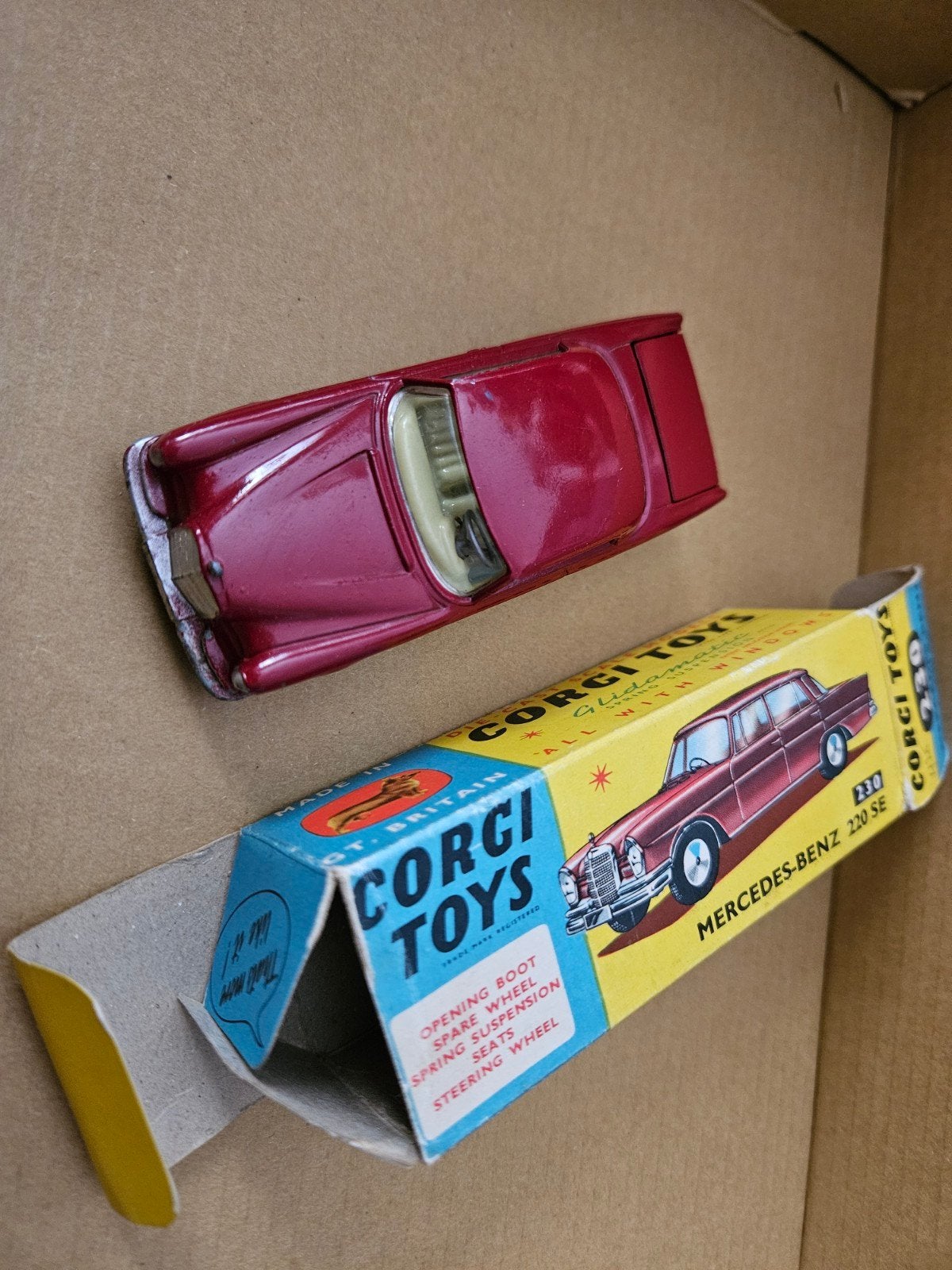 Corgi Toys Mercedes-Benz 220 SE Coupe met doos, Ophalen of Verzenden, Gebruikt