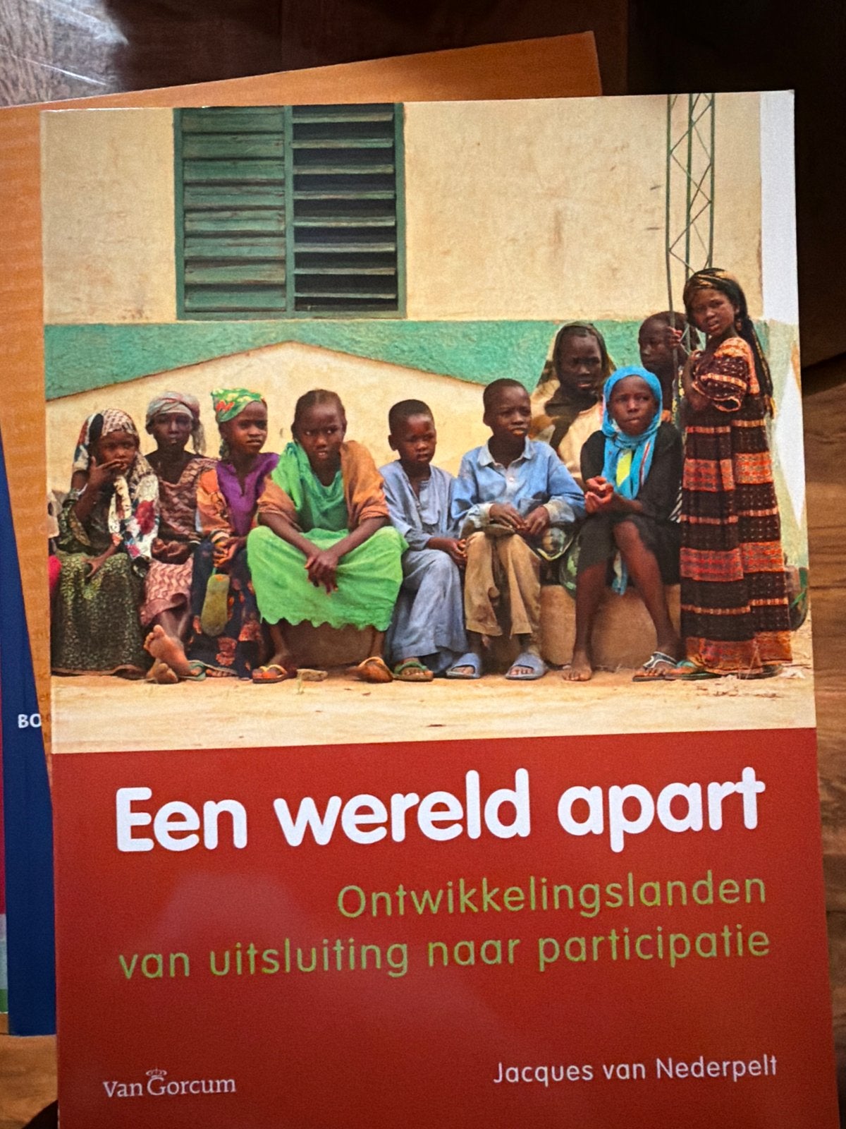 Een wereld apart - Ontwikkelingslanden, Boeken, Ophalen of Verzenden, Zo goed als nieuw