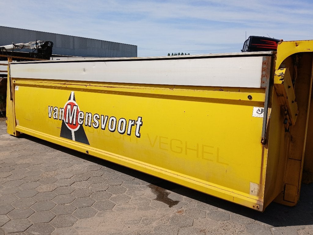 container haak bak, Ophalen