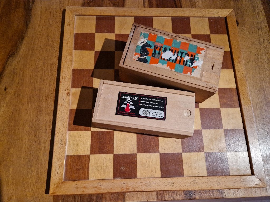 adv. 06 Staunton schaakspel en damspel met houten schaakbord, Hobby en Vrije tijd, Ophalen of Verzenden, Gebruikt