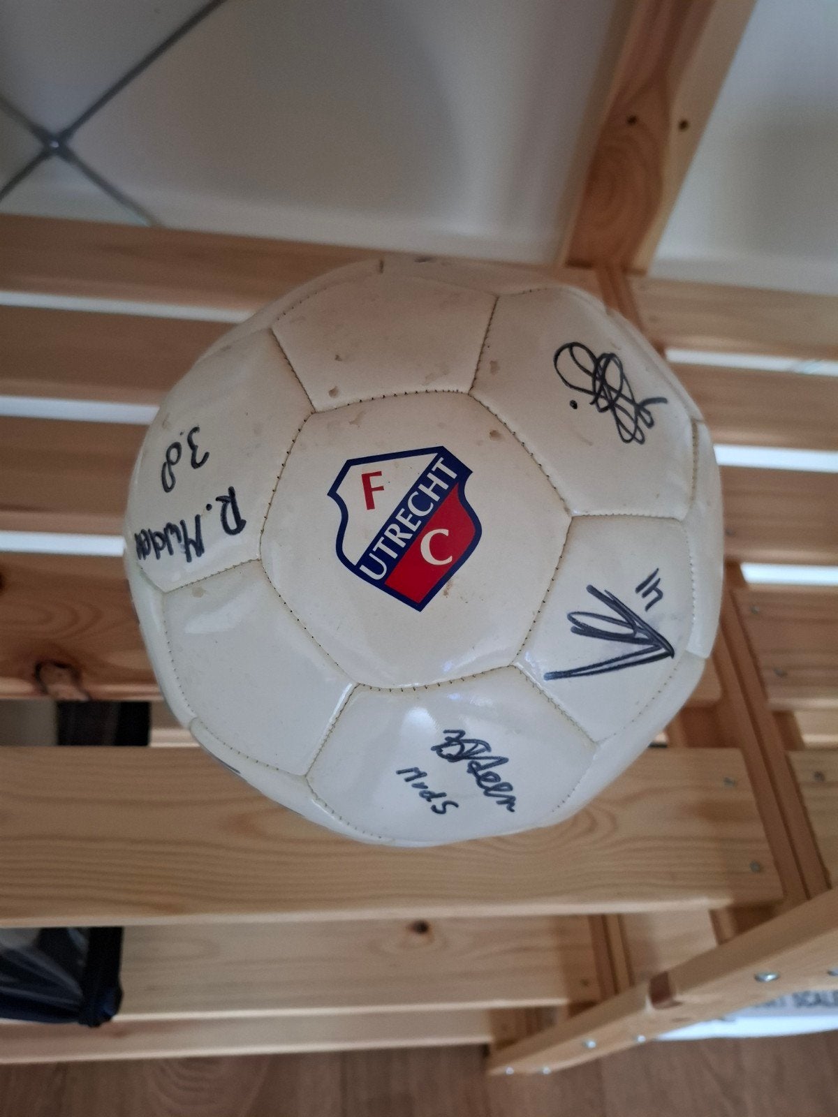 voetbal met handtekeningen, Verzamelen, Ophalen, Zo goed als nieuw