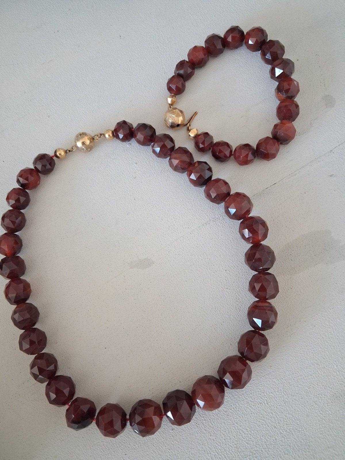Carneolen Zeeuwse facet geslepen set ketting en armand 14 ka, Ophalen of Verzenden, Goud, Ketting, Met edelsteen