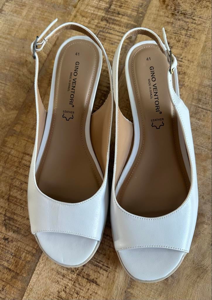 Gino Ventori sleehak sandalen, wit leer, maat 41, Ophalen of Verzenden, Zo goed als nieuw, Wit, Sandalen of Muiltjes