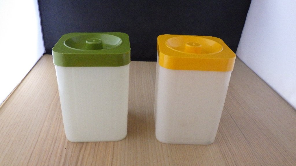 2 retro voorraadpotten met gele en groene deksel, Ophalen of Verzenden, Overige typen