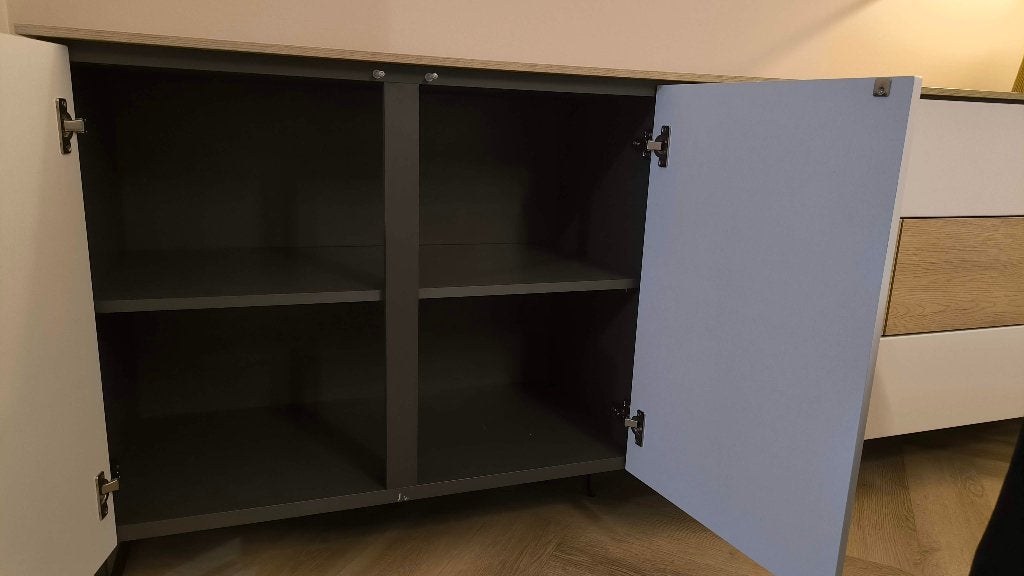 Foto 5 van XOOON Lindfield Dressoir 240 cm – Eiken/Wit (ZGAN!)
