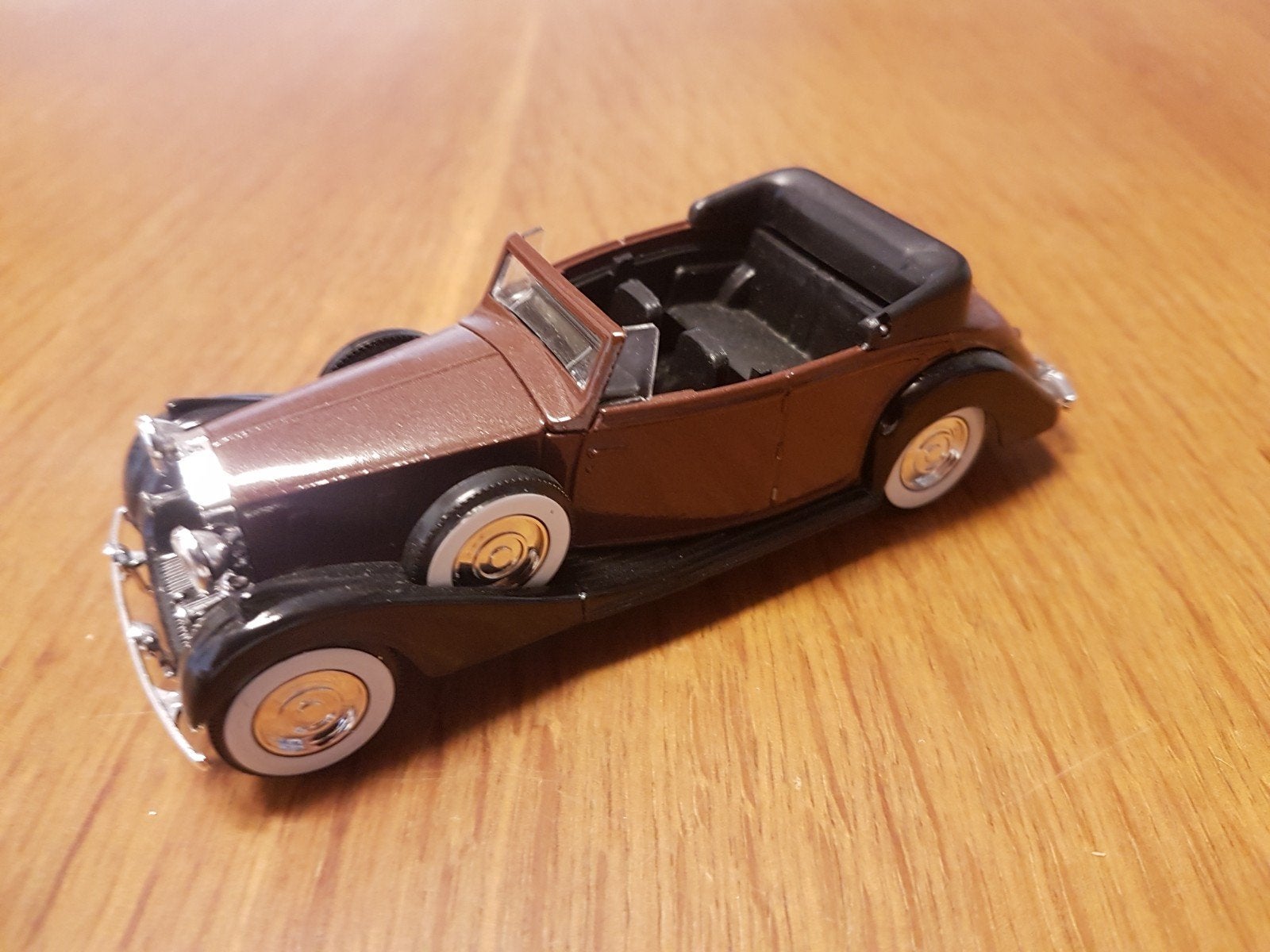 solido rolls royce phantom lll 1939 transparante cover, Hobby en Vrije tijd, Modelauto's | 1:43, Ophalen of Verzenden, Zo goed als nieuw