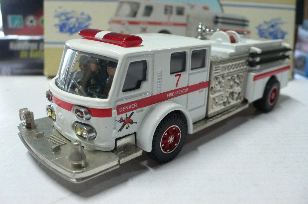 american la france -brandweerauto- denver - corgi - 1/50, Hobby en Vrije tijd, Modelauto's | 1:50, Zo goed als nieuw, Bus of Vrachtwagen