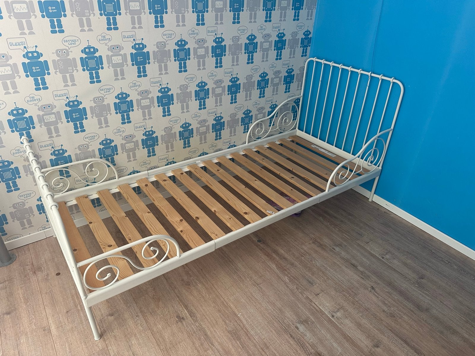 Uitschuifbaar bed - Wit metaal met lattenbodem, Ophalen, 90 cm, Eenpersoons, Wit