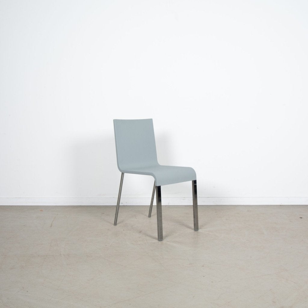 1x Vitra .03 Stoel Grijs Kunststof (Niet Stapelbaar) - Chroo