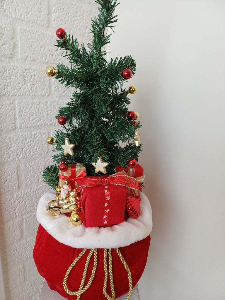 KERSTBOOM OP ROODKUSSEN, Ophalen of Verzenden, Zo goed als nieuw